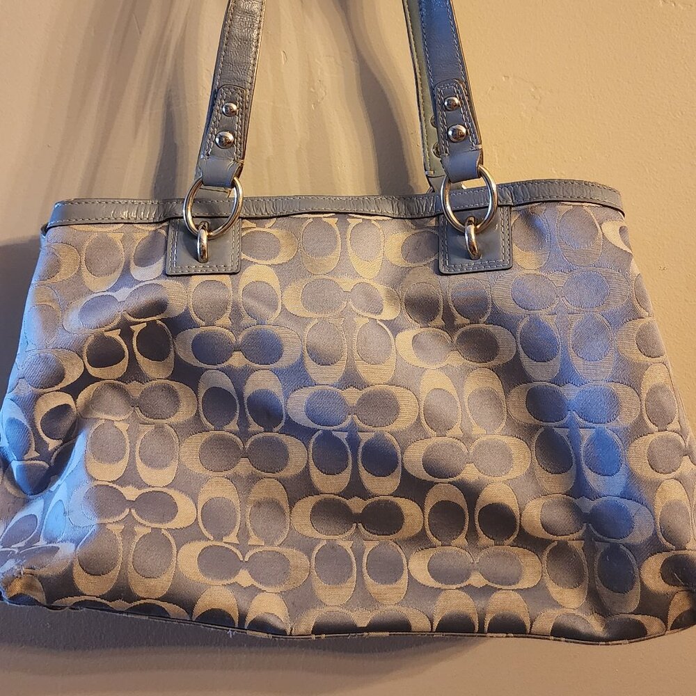 Coach purse - Picture 2 of 2